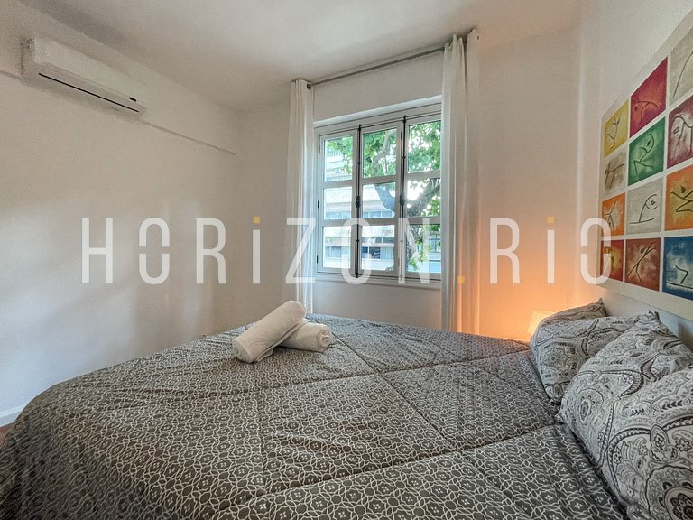Vacation Rental: 2-Bedroom Apartment in Ipanema