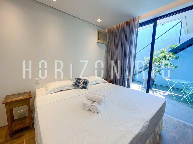 Stunning penthouse Rental for 8 in Copacabana Beach