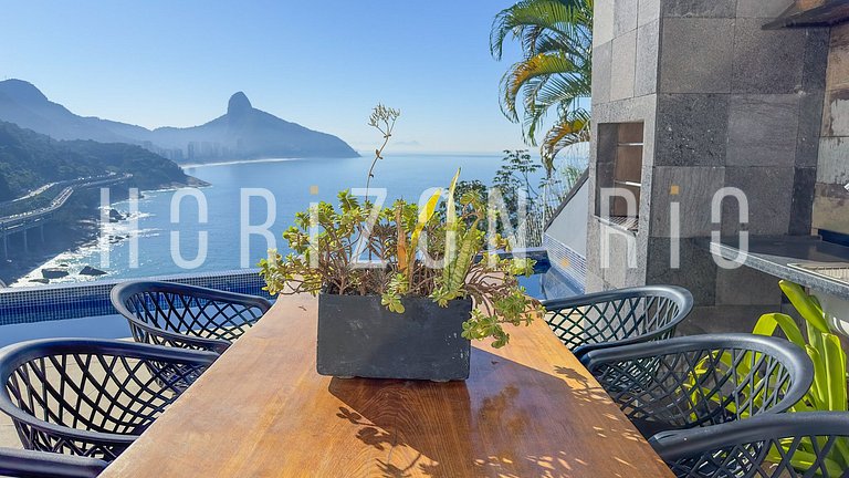 Luxurious 6-Suite House for Seasonal Rental in Joá