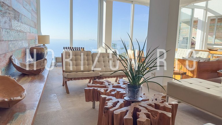 Luxurious 6-Suite House for Seasonal Rental in Joá