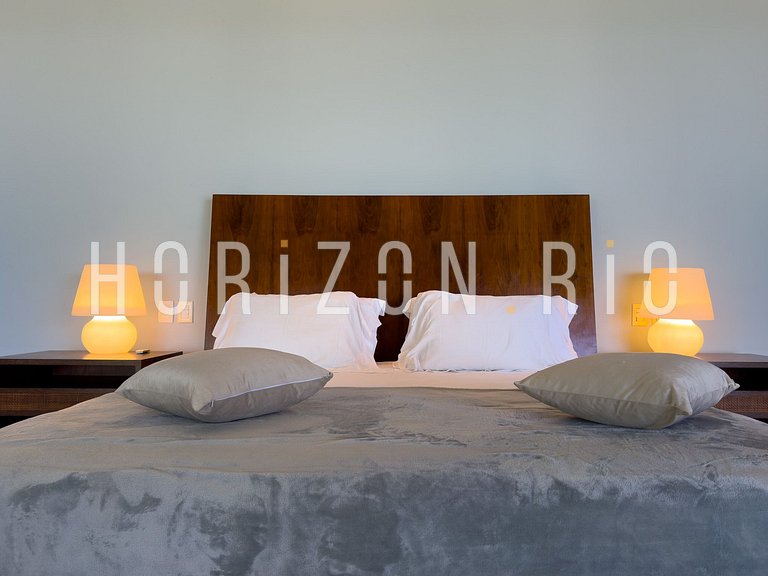 Casa contemporânea com 5 quartos e piscina em São Conrado