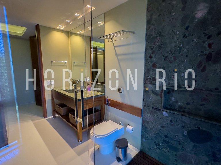 Contemporary House for Rent in São Conrado | 5 Bedrooms