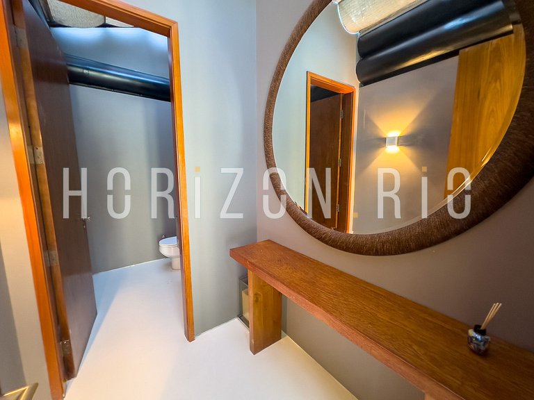 Casa contemporânea com 5 quartos e piscina em São Conrado