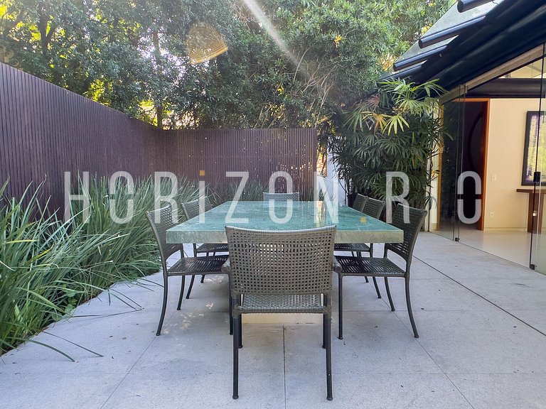 Contemporary House for Rent in São Conrado | 5 Bedrooms