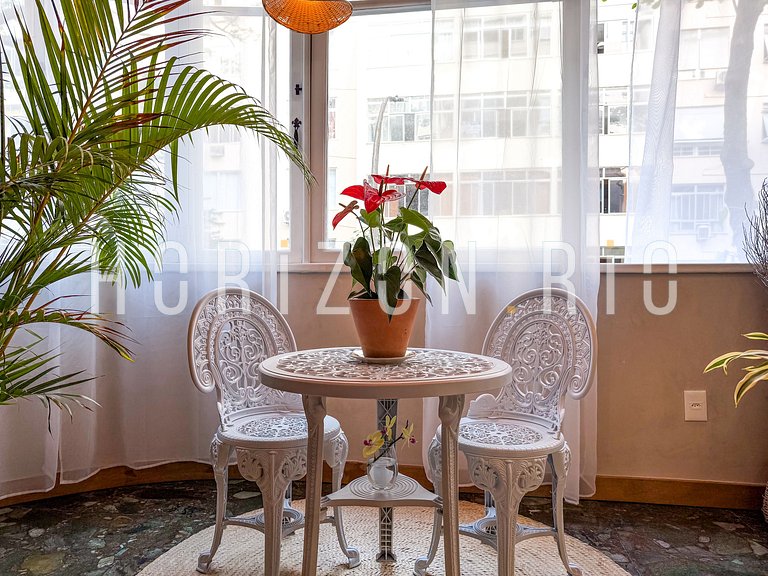 Mediterranean oasis in Copacabana, steps from Sea