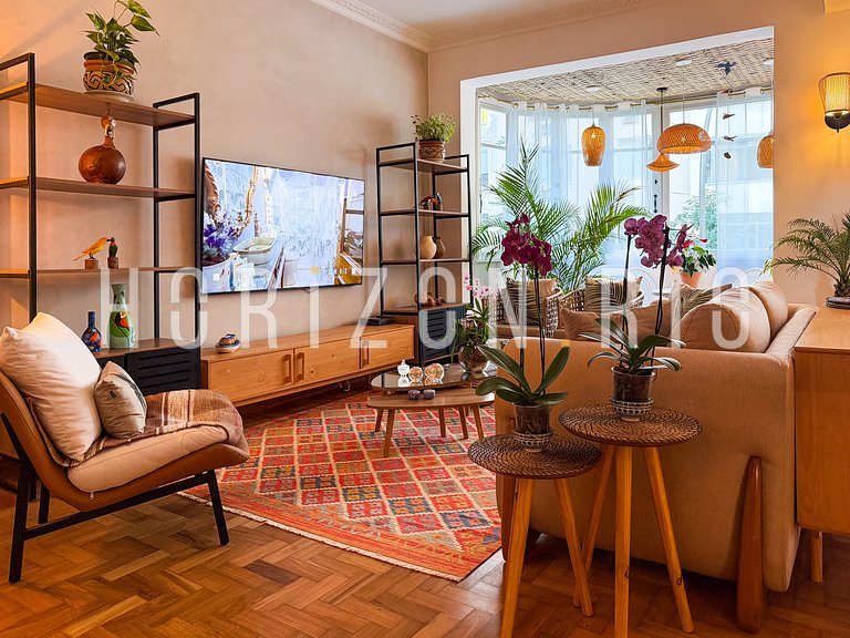 Mediterranean oasis in Copacabana, steps from Sea