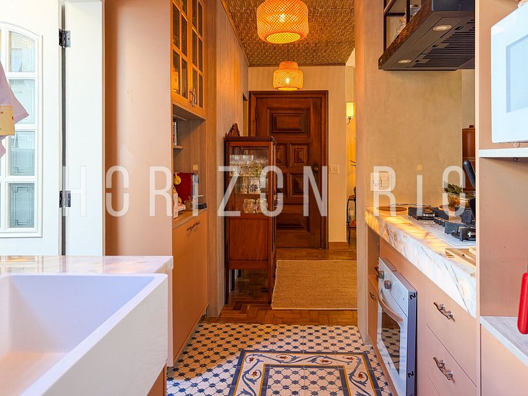 Mediterranean oasis in Copacabana, steps from Sea