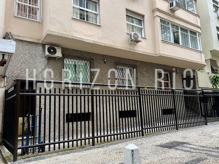 Mediterranean oasis in Copacabana, steps from Sea