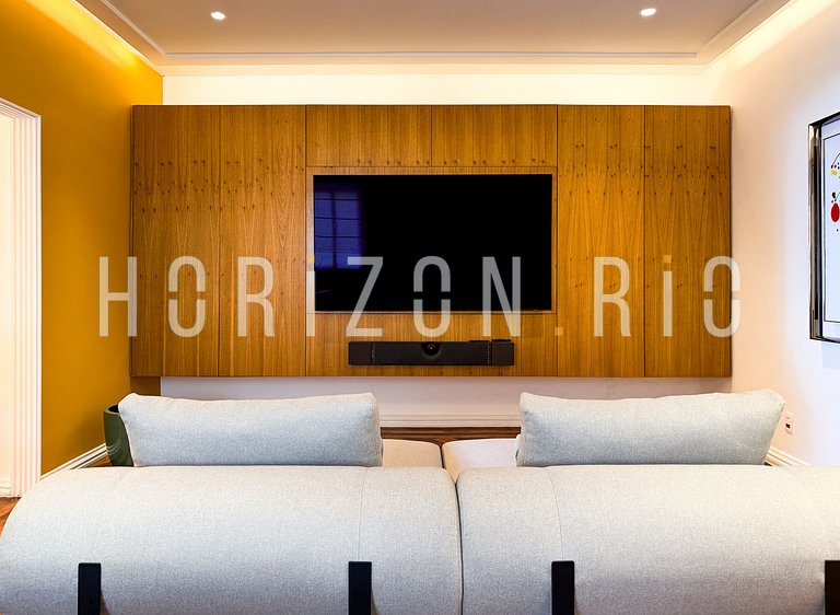 Magical nights in Copacabana: jacuzzi and sea view