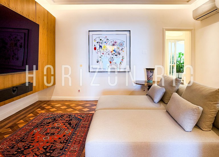 Noites mágicas em Copacabana: jacuzzi e vista mar