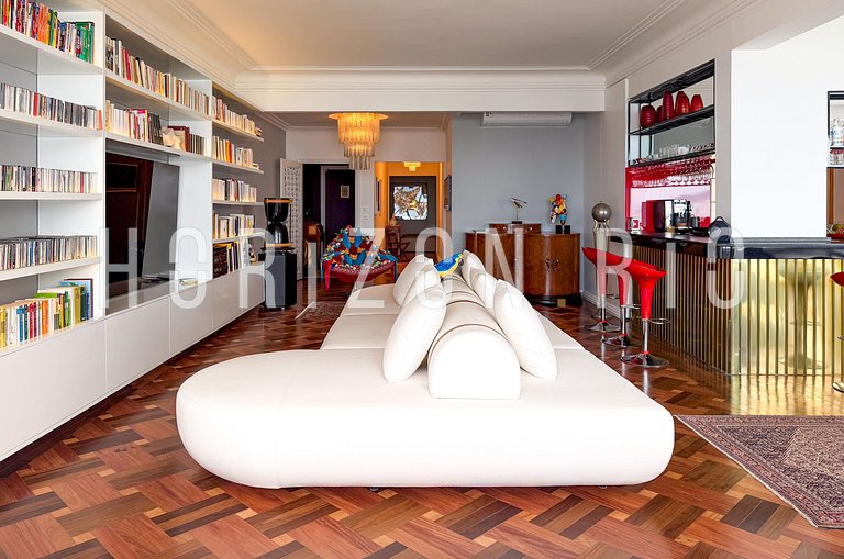 Magical nights in Copacabana: jacuzzi and sea view