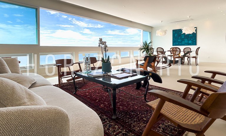 Two-bedroom apartment with sea view