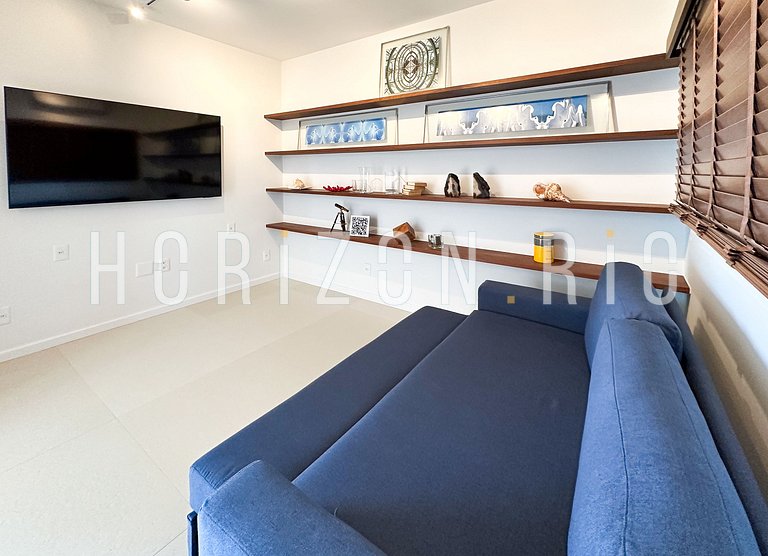 Two-bedroom apartment with sea view