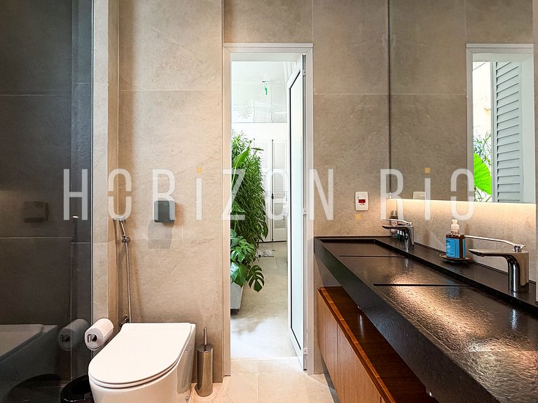 Nuits magiques à Copacabana : jacuzzi et vue mer