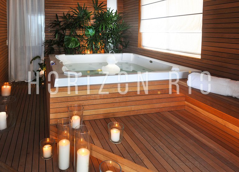 Nuits magiques à Copacabana : jacuzzi et vue mer