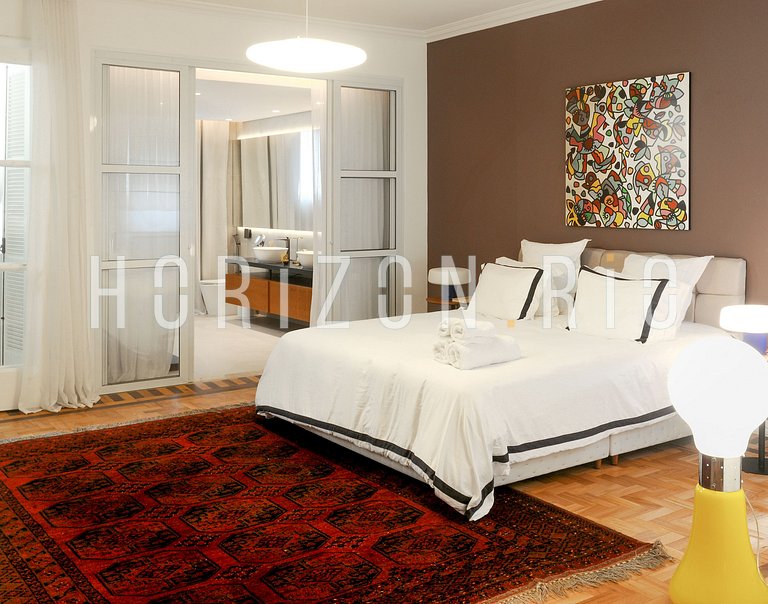 Magical nights in Copacabana: jacuzzi and sea view