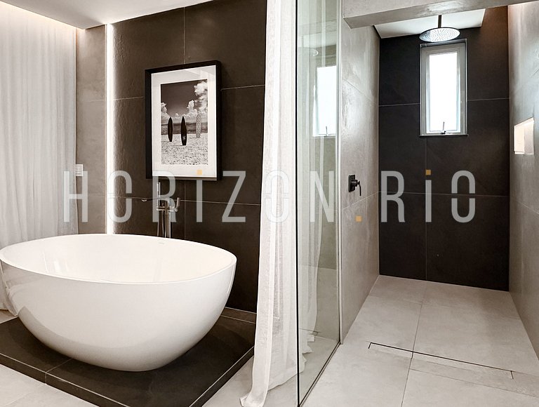 Magical nights in Copacabana: jacuzzi and sea view