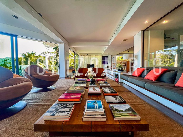 Luxurious 5-Suite House for Rent in Joa - Horizon Rio