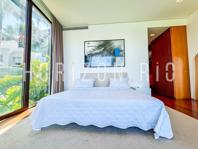 Luxurious 5-Suite House for Rent in Joa - Horizon Rio