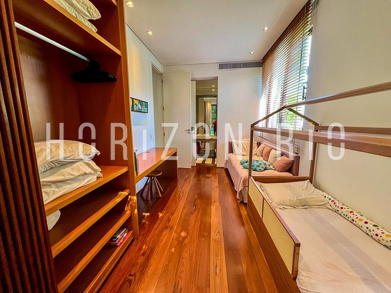 Luxurious 5-Suite House for Rent in Joa - Horizon Rio