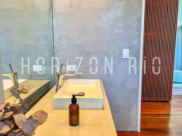 Luxurious 5-Suite House for Rent in Joa - Horizon Rio
