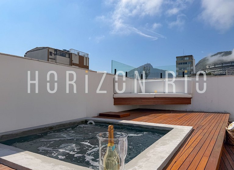 Duplex penthouse with 3 suites in Ipanema