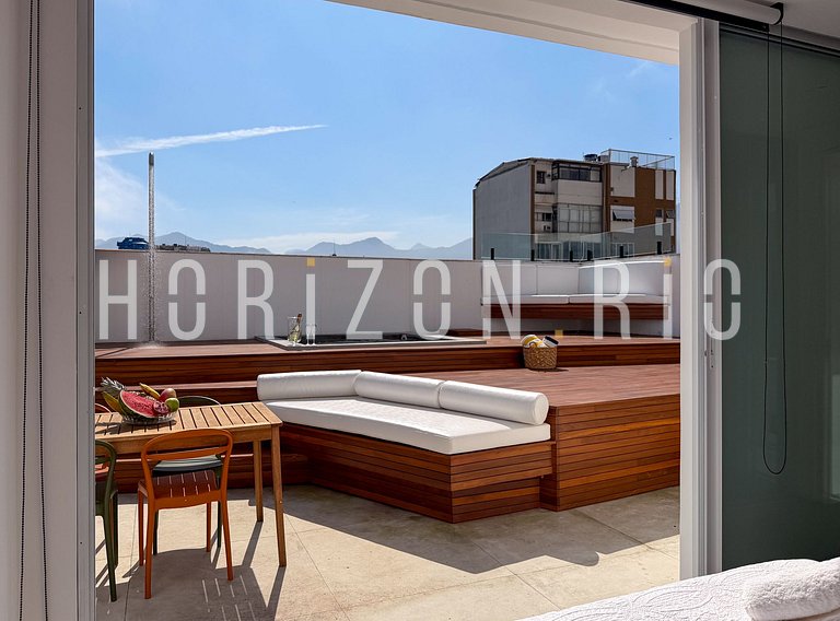 Duplex penthouse with 3 suites in Ipanema